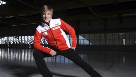 Krasobruslení rozhodně není levný sport. Zaplatit je třeba materiál, cesty, pronájem ledové plochy, trenéry, choreografy, fyzioterapeuty, ubytování, hudbu, kostýmy...