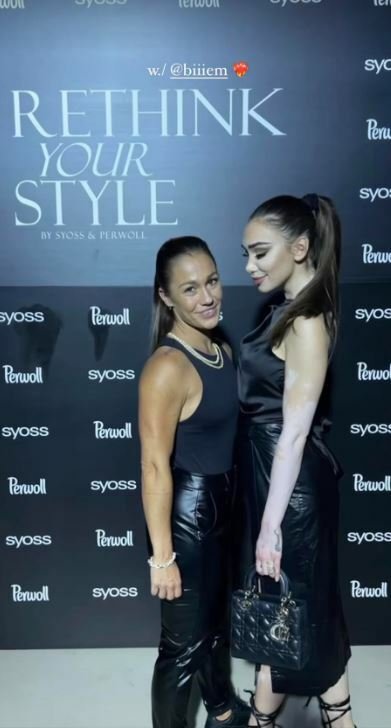 Veronica Biasiol a Barbora Mlejnková na módní přehlídce v Doxu
