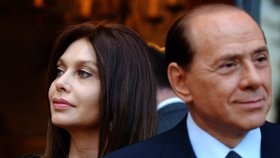 Manželka žádá po Berlusconim 160 miliard!