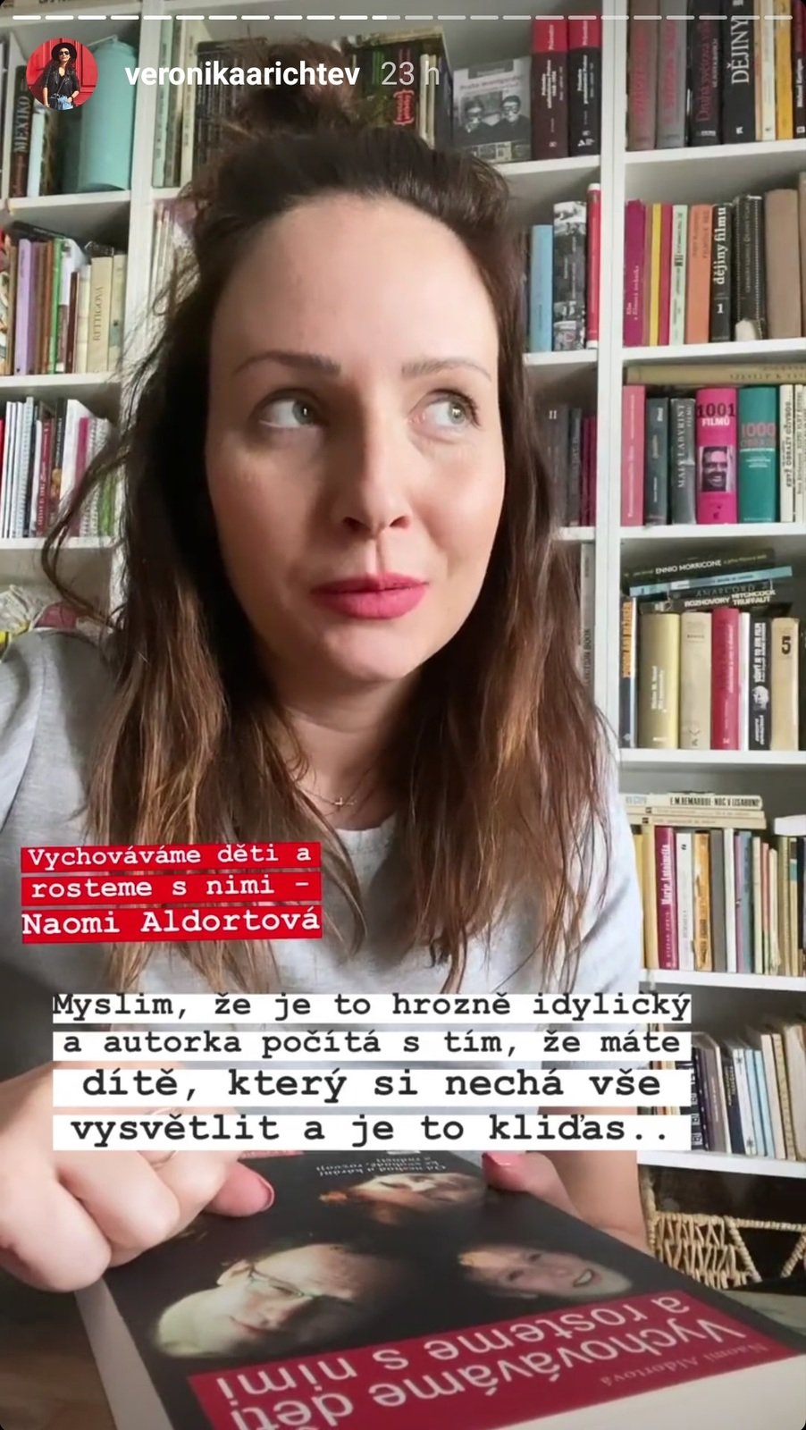 Nastávající maminka Arichteva se pustila do čtení odborné literatury...