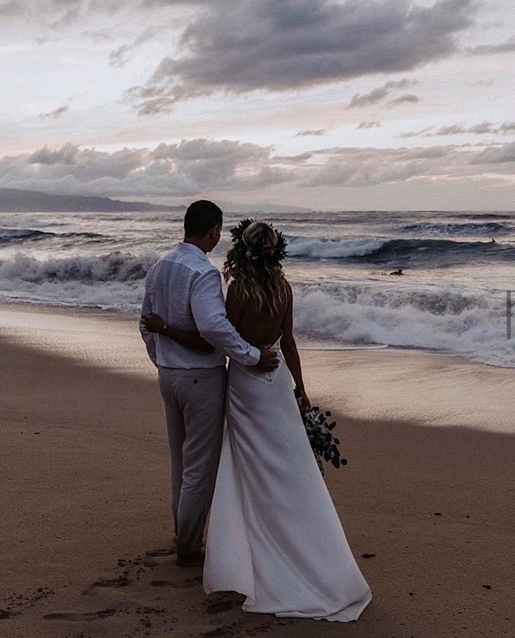 Blogerka Veronika F. Franková po svatbě na Havaji nemůže do Česka