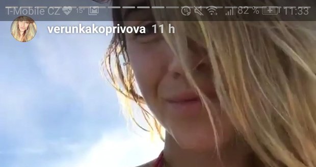 Kroužek na krku Veroniky byl na Instagramu vidět v poslední době stále častěji.