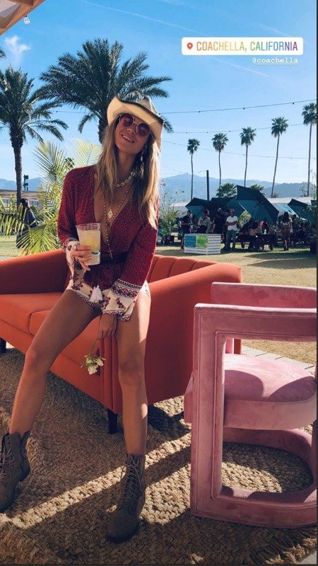 Veronika Kopřivová si užívá na festivalu Coachella v Kalifornii.