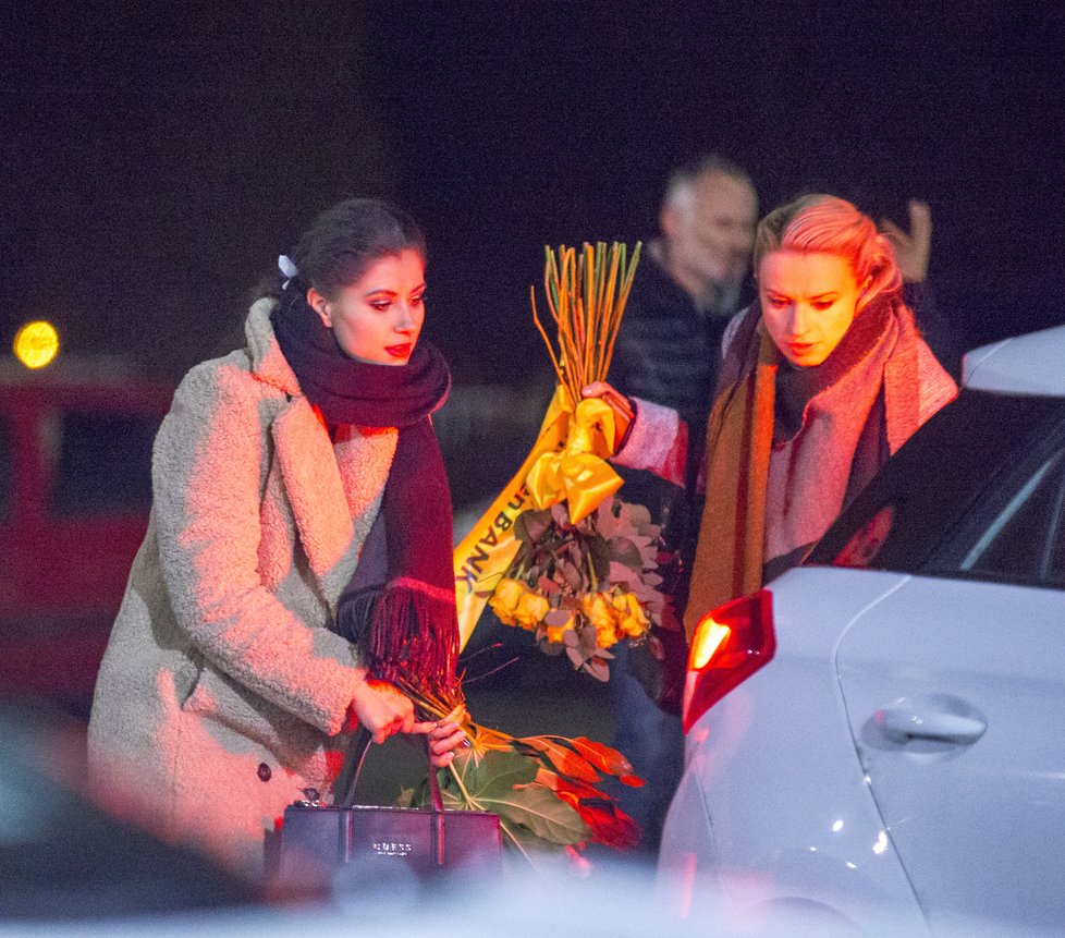 Veronika Lálová pomáhala Lence Noře Návorkové se všemi dárečky od fanoušků