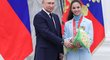 Veronika Stěpanovová s ruskou hlavou státu Vladimírem Putinem. Veronika Stěpanovová s ruskou hlavou státu Vladimírem Putinem.