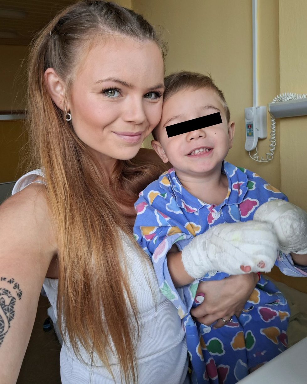 Veronika Stýblová se synkem po operaci