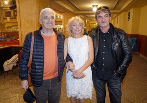 Veronika Žilková s bratrem Štěpánem a novým partnerem Josefem Homoláčem.