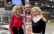 Veronika Žilková, Zuzana Bubílková a Petr Macek se podepisali několik set knížek Veronika Žilková, Zuzana Bubílková a Petr Macek se podepisali několik set knížek