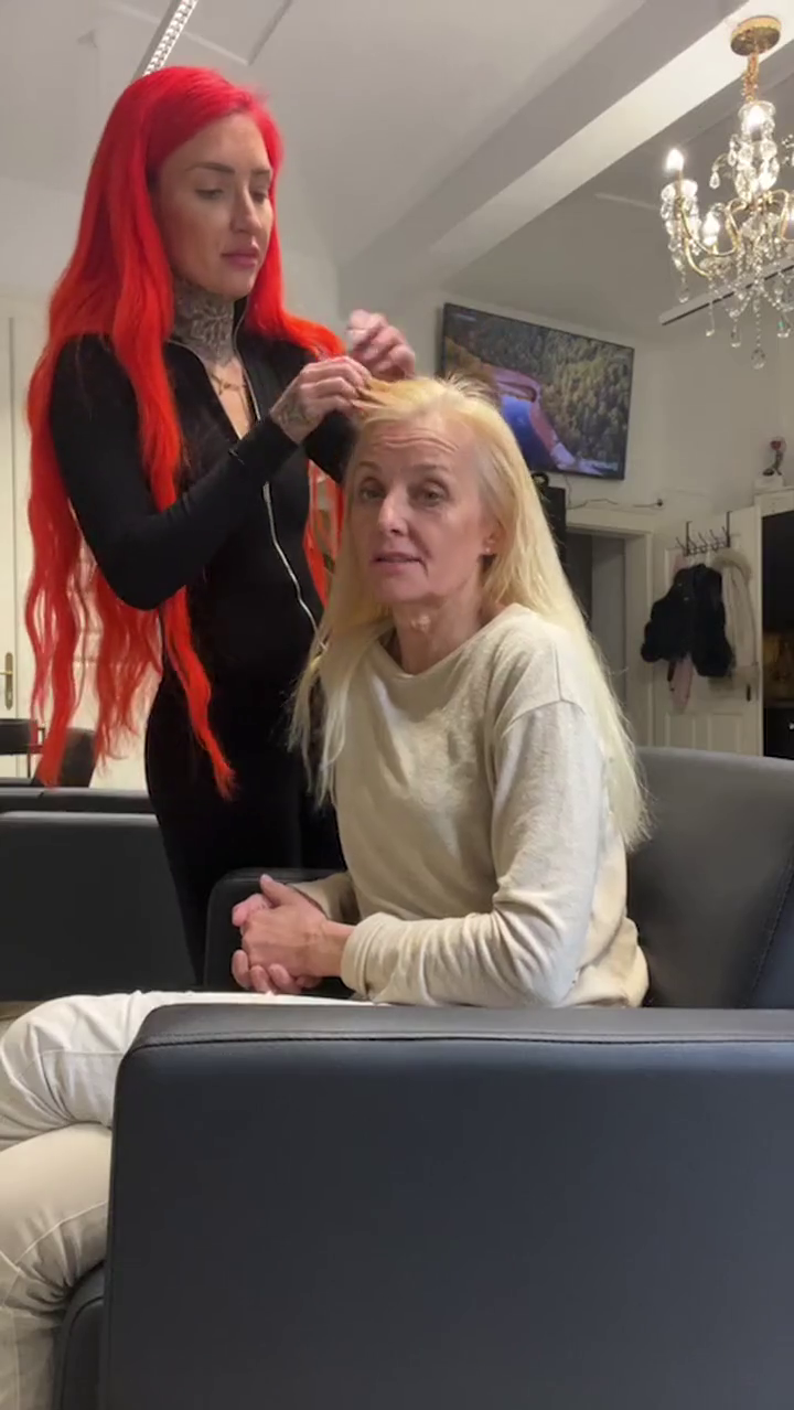 Veronika Žilková si nechala prodloužit vlasy