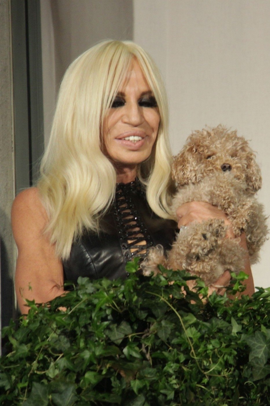 Donatella Versace byla z malého psíka úplně paf
