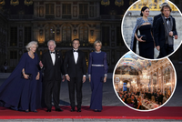 Pompézní banket na počest krále Karla III. ve Versailles: Dorazil Mick Jagger i Hugh Grant