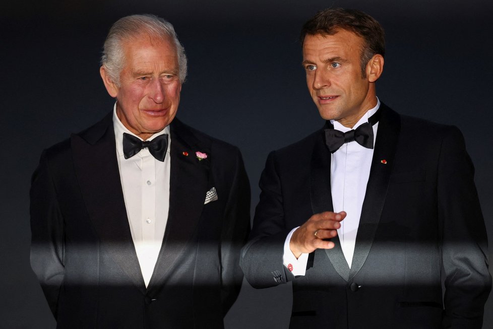 Slavnostní večeře ve Versailles u příležitosti návštěvy krále Karla III. ve Francii: Král Karel III. a Emmanuel Macron