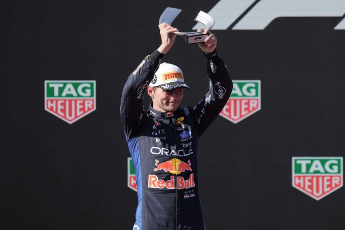 Nemá slitování. Verstappen v Silverstone deklasoval 100 soupeřů a má první letošní triumf Nemá slitování. Verstappen v Silverstone deklasoval 100 soupeřů a má první letošní triumf