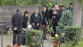 Smutný pohřeb malé Verunky Karešové