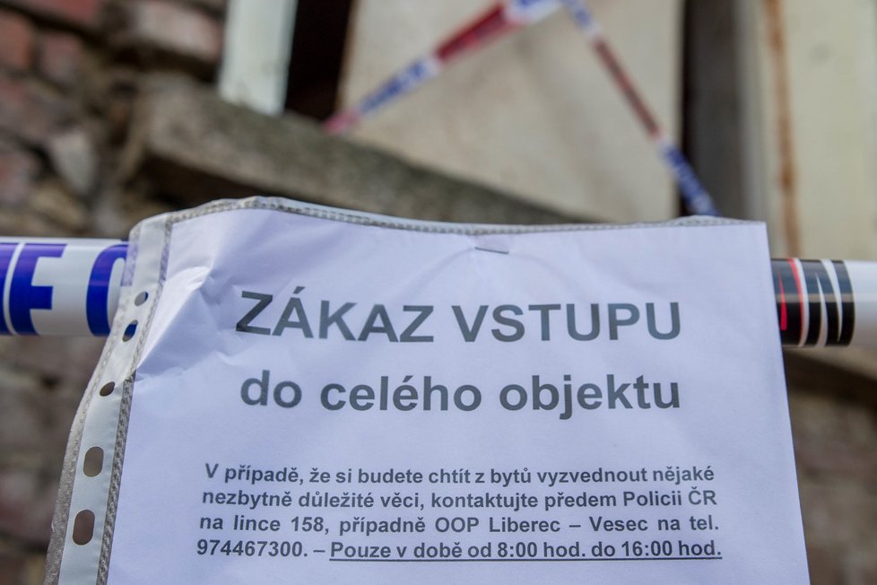 V prosinci 2018 muselo ale problém s „barákem hrůzy“, jak mu místní přezdívají, začít řešit i město. Stavba byla totiž v tak hrozném stavu, že ji odborníci nařídili okamžitě vyklidit kvůli narušené statice a nájemníci se museli v podstatě ze dne na den vystěhovat.