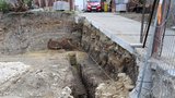Unikátní nález ve Veselí: Hloubil garáž, objevil městské hradby z doby Jiřího z Poděbrad