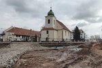 Kosterní pozůstatky obyvatel Veselí nad Moravou našli dělníci přo stavbě okružních křižovatek v centru města.