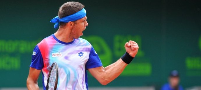 Jiří Veselý porazil na tenisovém challengeru Czech Open v Prostějově Radka Štěpánka s postoupil do finále