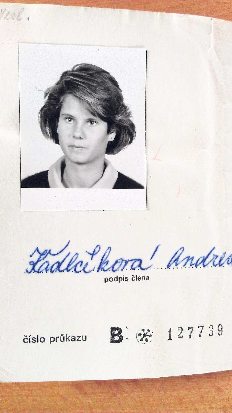 Andrea Ulrich, rozená Kadlčíková, na archivní fotografii na registraci v českém veslařském klubu