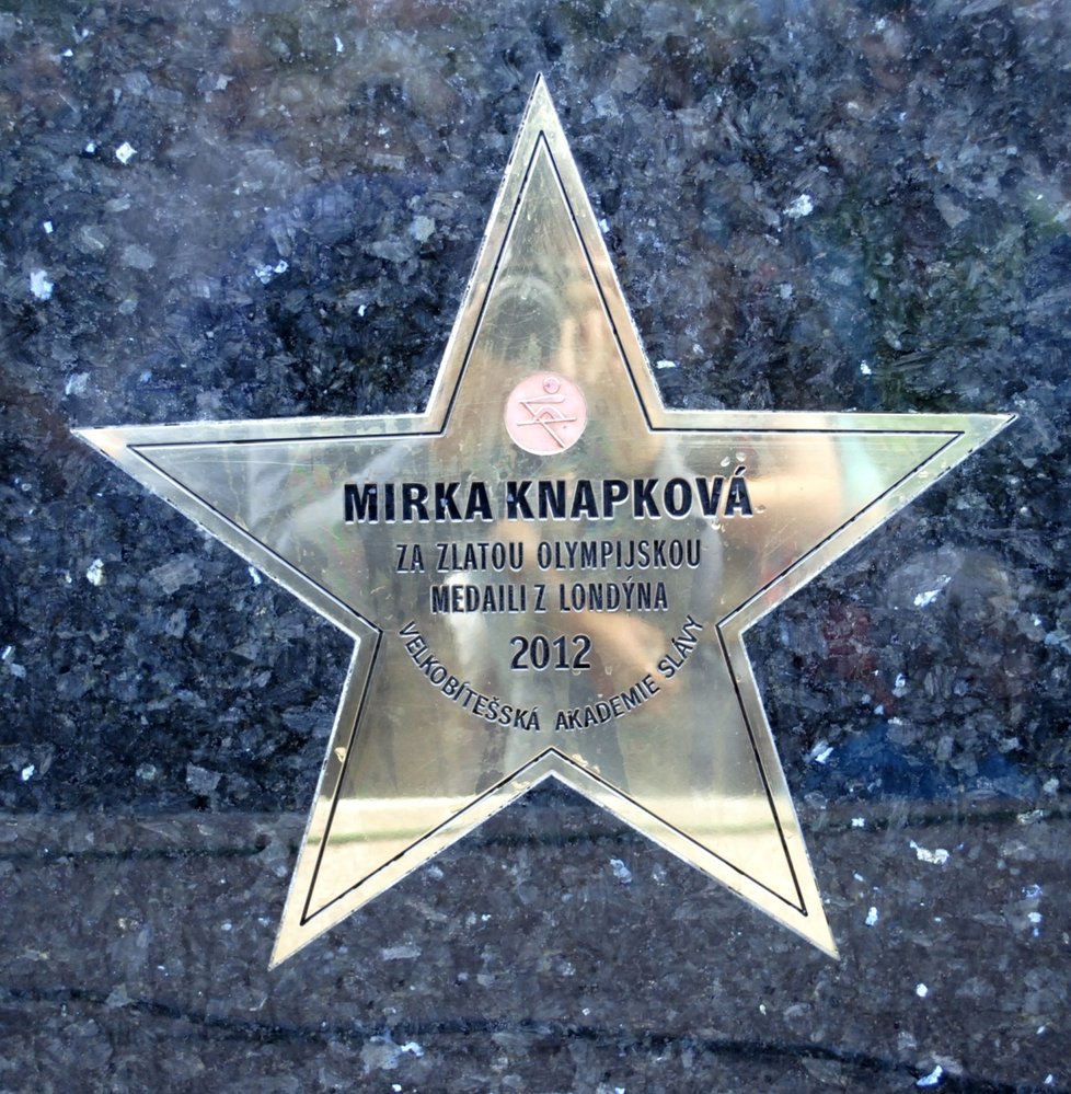 Tahle hvězda veslařky Mirky Knapkové bude brzy umístěna do Velkobítešského chodníku slávy.