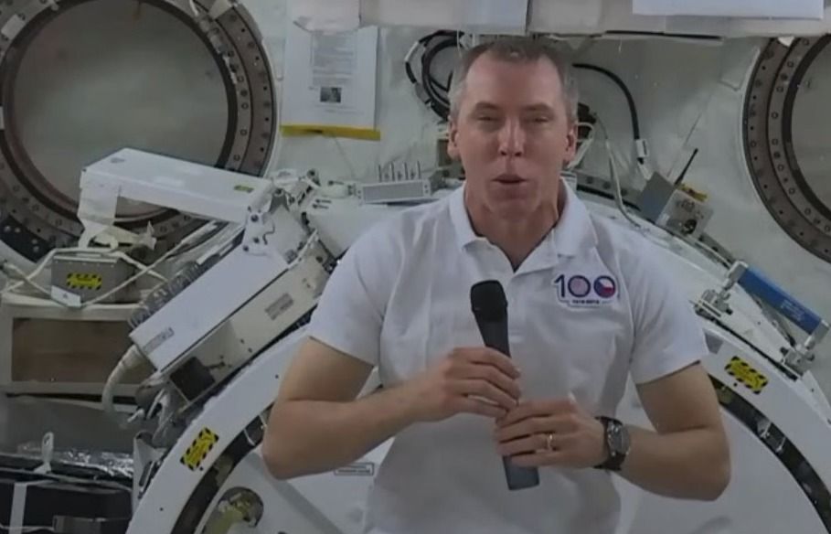 Astronaut Andrew Feustel udělal z Mezinárodní vesmírné stanice rozhovor pro Českou televizi. Svými sympatiemi k Česku se netajil