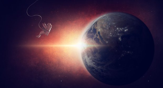 Rok 2020 ve vesmíru: Od nové černé díry po přelomový let Crew Dragon