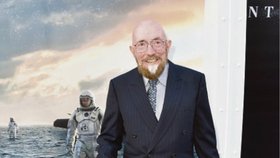 Fyzik Kip Stephen Thorne (74).