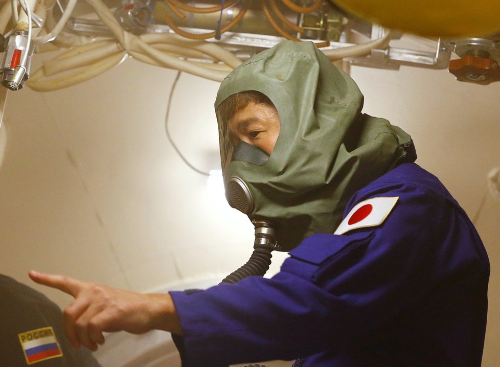 Japonský miliardář se vrátil na Zemi po 12 dnech na Mezinárodní vesmírné stanici