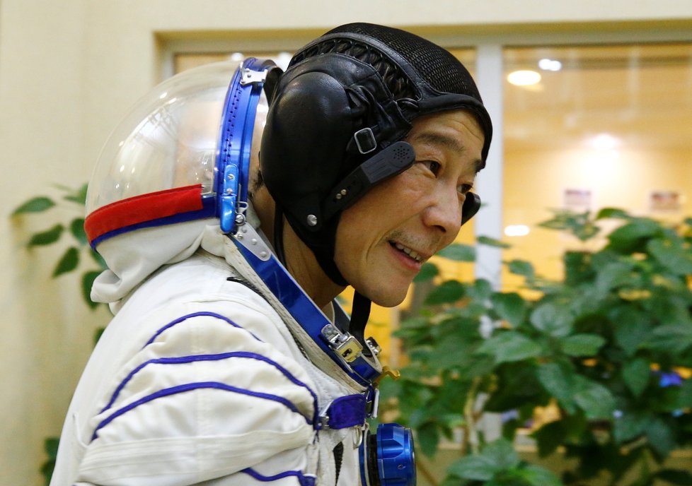 Japonský miliardář se vrátil na Zemi po 12 dnech na Mezinárodní vesmírné stanici