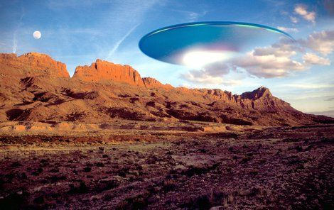 „Podle mne existují  důkazy, že mimozemské civilizace dosáhnou nebo už dosáhly Zemi,“ uvedl ve velkém rozhovoru pro CNN Luis Elizondo, důstojník Pentagonu, který ještě v říjnu vedl tajný vládní program na zkoumání potencionálních UFO.