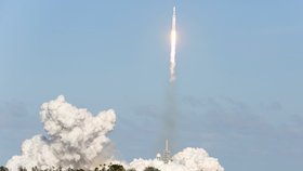 Raketa Falcon Heavy odstartovala z rampy 39A, což je stejná rampa, ze které odstartoval i legendární let Apolla 11, který donesl první lidi na povrch měsíce