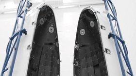 Elektromobil Tesla Roadster, který společnost SpaceX použila jako závaží při prvním testovacím startu nejtěžší rakety od dob raket Saturn V, která donesla člověka na měsíc, Falcon Heavy.
