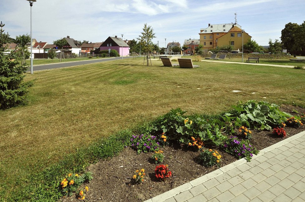 Vesnicí roku 2015 byla vyhlášena Krásná u Aše, nejzápadnější obec České republiky.