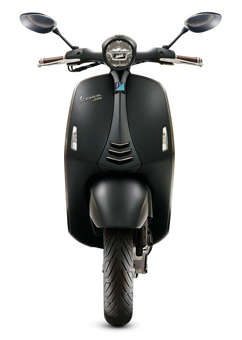 Vespa 946 Emporio Armani (2015)