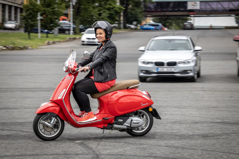 Redaktorky Blesku pro ženy a jejich dobrodružství s Vespou