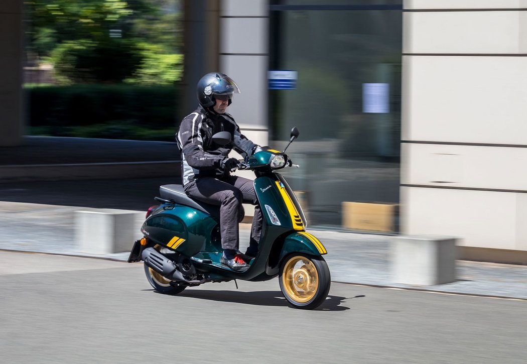 Vespa Sprint 125 Racing Sixties