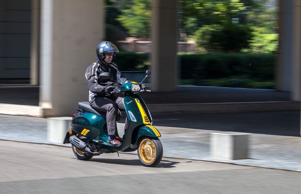 Vespa Sprint 125 Racing Sixties