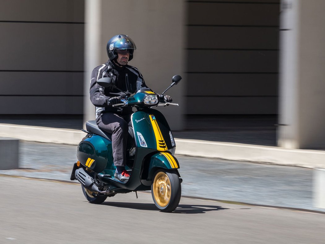 Vespa Sprint 125 Racing Sixties