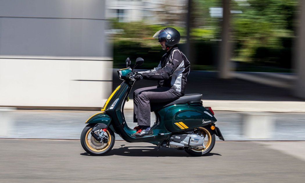 Vespa Sprint 125 Racing Sixties