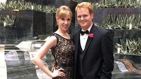 Reportérka Alison Parker s přítelem Chrisem Hurstem. Hlasatel je po smrti partnerky zdrcený.