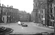Útok německých obrněných vozidel na Staroměstskou radnici.
