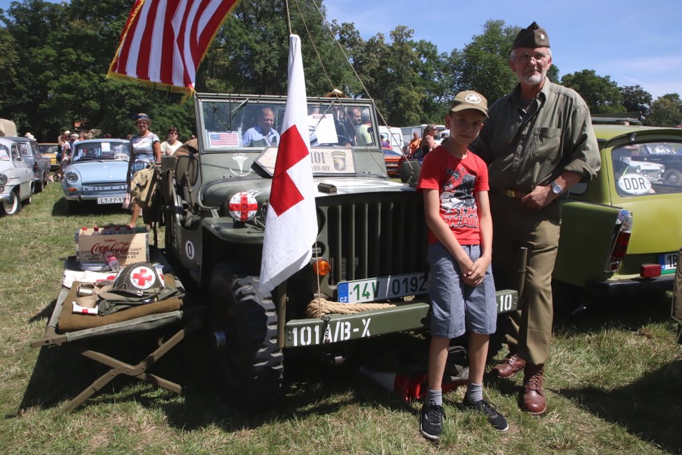 Willys z roku 1945, známé vozítku USA na konci 2. světové války.