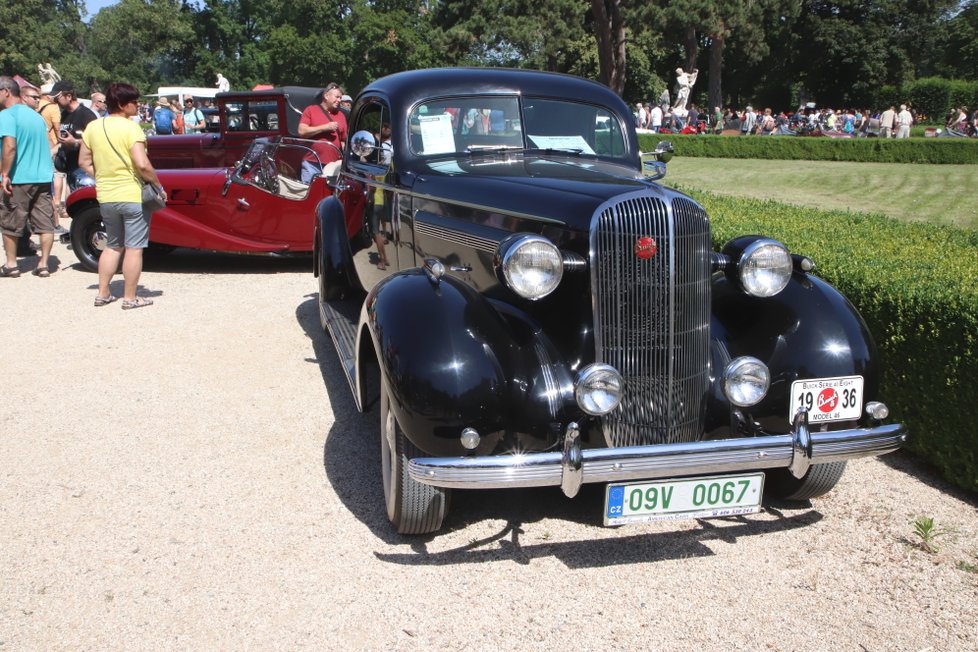 Buick 46 special z roku 1936 dokázal jet rychlostí až 150 km/hod. Motor o objemu 3 824 ccm měl spotřebu 15 l/ 100 km.