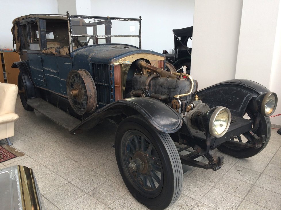 Renault 40 CV typ JP z let 1919 - 1920, podle Kudely je v perfektním stavu.