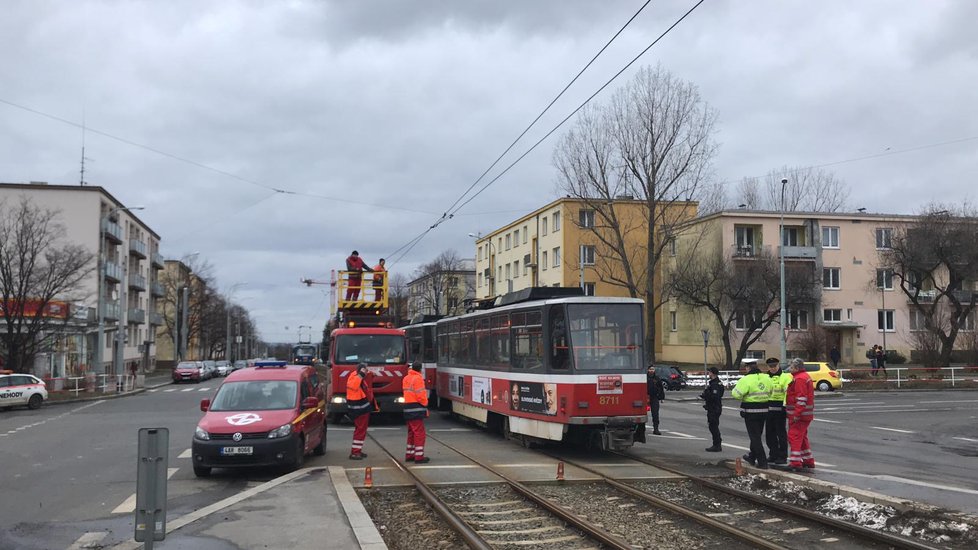 U Větrníku došlo k poruše trakčního vedení, 11. února 2019.