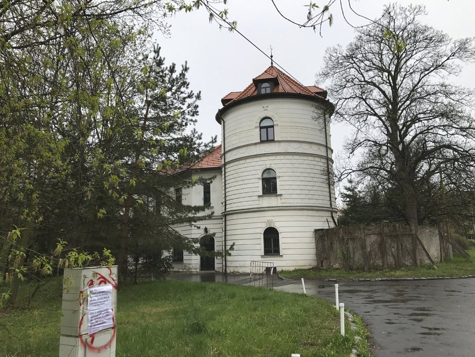 Nedaleko Břevnovského kláštera stojí jediný zachovalý větrný mlýn v metropoli.