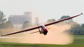 Smutná nehoda kluzáku na Jindřichohradecku: Pilot pád nepřežil. (Ilustrační foto)