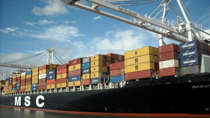 Většina obchodní výměny mezi USA a EU probíhá díky kontejnerovým lodím
