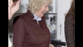 Spokojená vévodkyně se zbraní v ruce