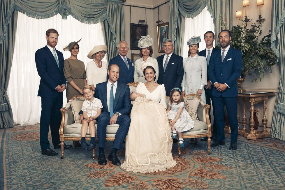 Oficiální fotografie ze křtu prince Louise fotil Matt Holyoak, královna s manželem chyběli.